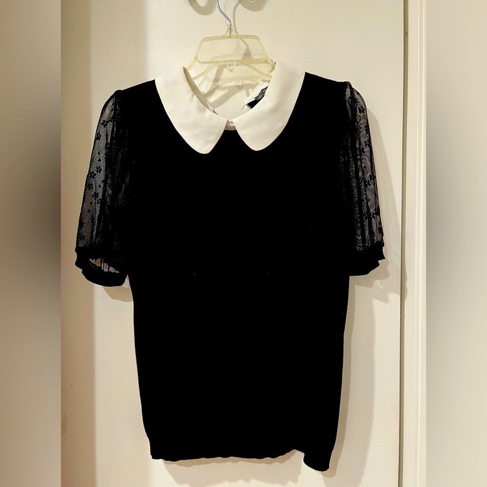 White collar, sheer sleeve top